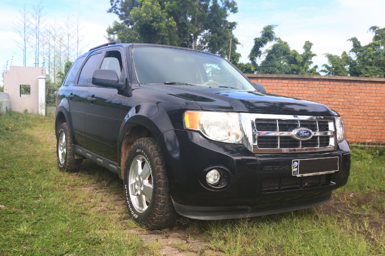 FORD ESCAPE 4WD - Essence - BVA - ABS - Airba ...