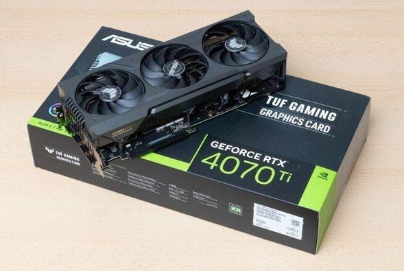 ASUS TUF GAMING RTX 4070 TI      
Dispo neuf ...