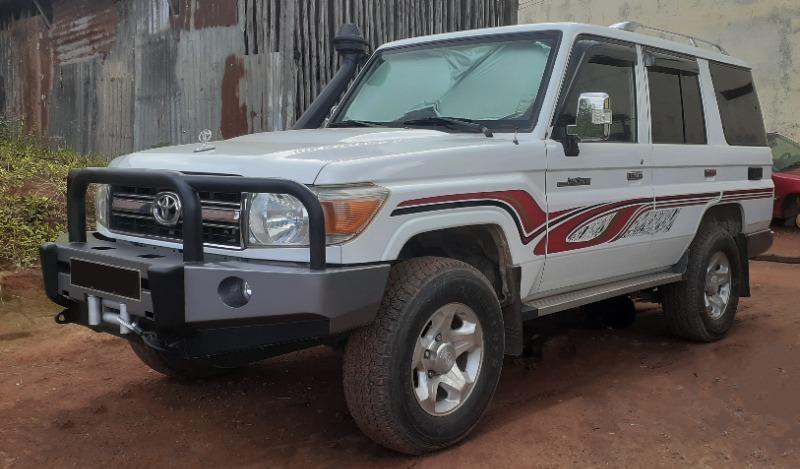 TOYOTA LAND CRUISER LC 76 - 2018 - Faible kil ...
