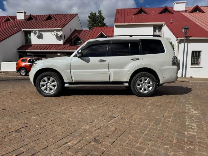 MITSUBISHI PAJERO V98. 3.2 
                 ...
