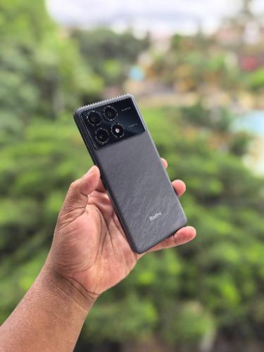 Xiaomi REDMI K70  
                          ...