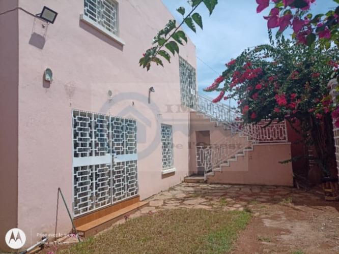 Villa à étage meublée F8 à louer TALATAMATY
 ...