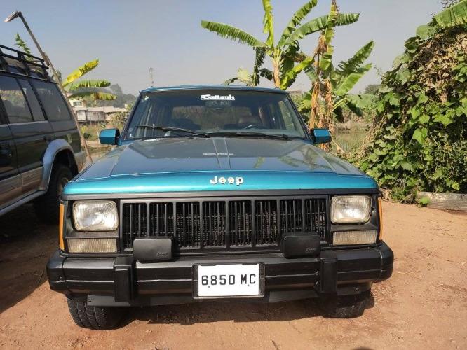 Jeep Cherokee Limited  
                     ...