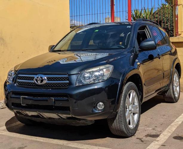 TOYOTA RAV4 3 ème génération
                ...