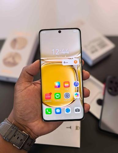 HUAWEI P50 PRO  
     - HarmonyOS, Authentiq ...