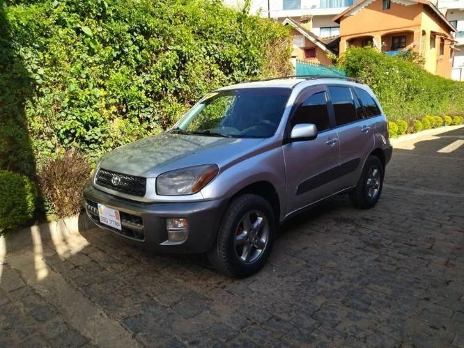 TOYOTA RAV 4    VVTi boite de vitesse manuell ...