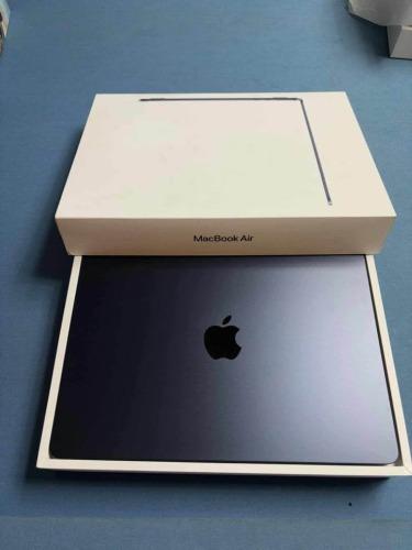 MacBook Air M3 (2024) 
- 13 pouces 
8 Go RA ...
