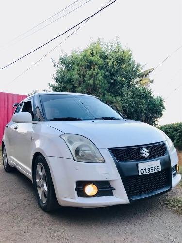 Suzuki Swift VVT
                         Bo ...