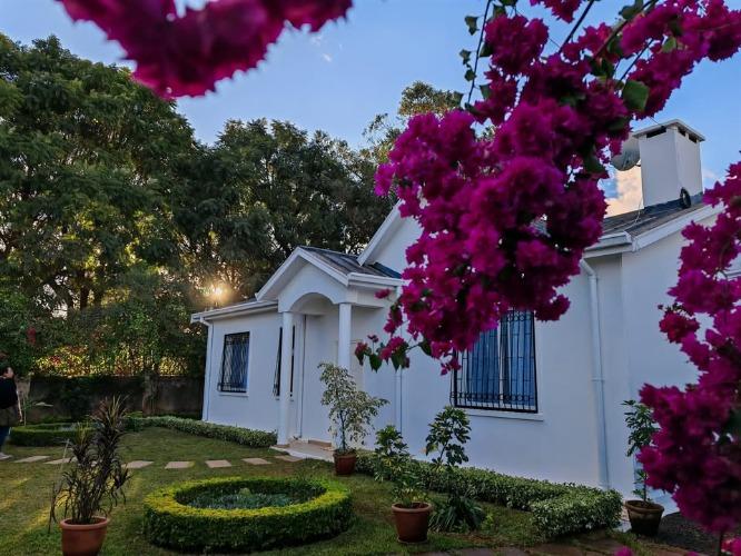 VILLA BASSE F4 A LOUER MANDRISOA IVATO
✅Jard ...