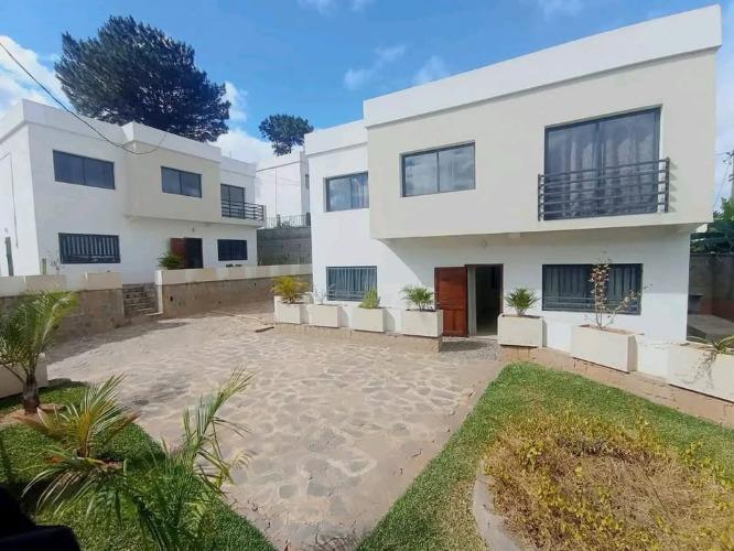 A LOUER  VILLA IMERIMANJAKA AMBOHIJANAKA