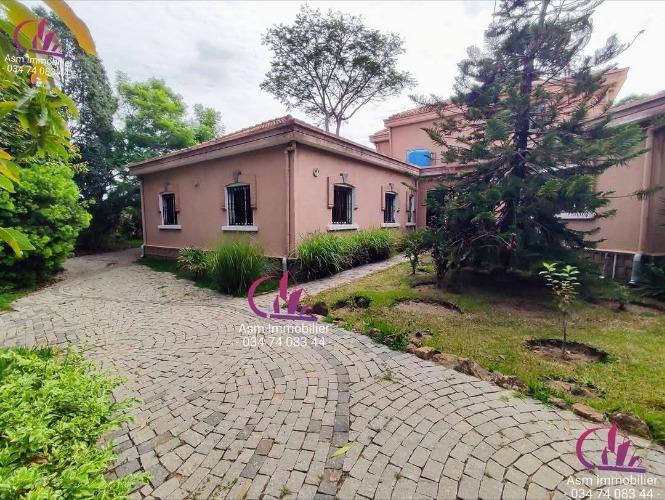 Appartement meublé à louer  Ivato