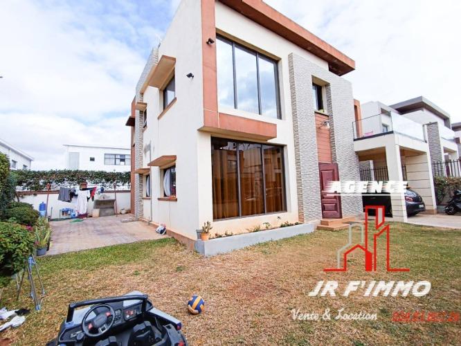 VILLA F4 MEUBLÉ A LOUER AMBOHITRARAHABA 