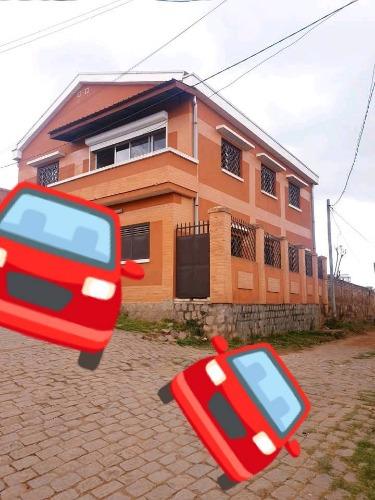Maison  type F5 à louer Faliarivo Ampitatafika