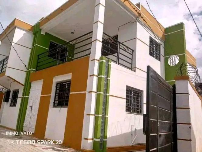 Villa étage Indépendante à louer Ambohijanaha ...