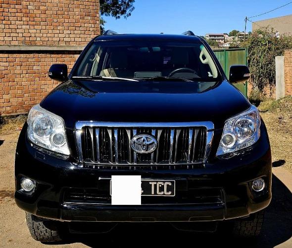 TOYOTA LAND CRUISER PRADO TXL
               ...