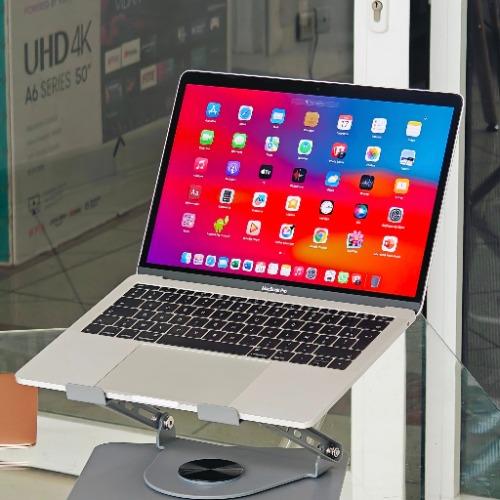 MacBook Pro
         13