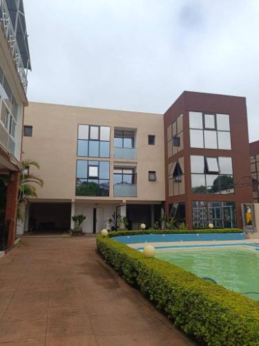 APPARTEMENT À LOUER
        TALATAMATY
Proc ...