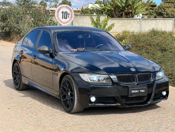 BMW E90 335D
       Puissance, confort et fi ...