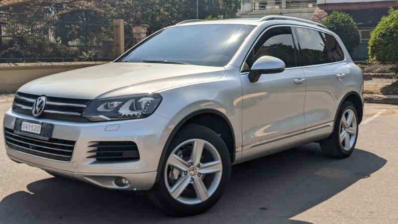 Volkswagen Touareg V6 TDI 4WD
           À v ...