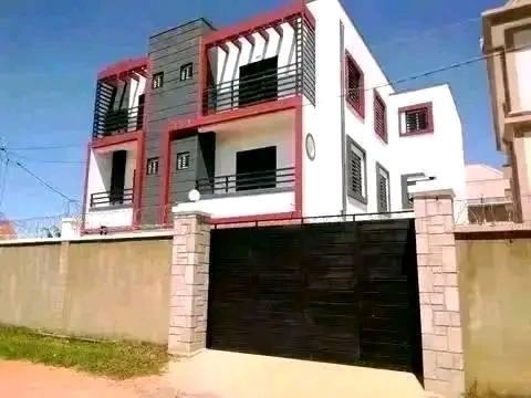 À LOUER AMBOHITRARAHABA Antanandrano

 Bell ...