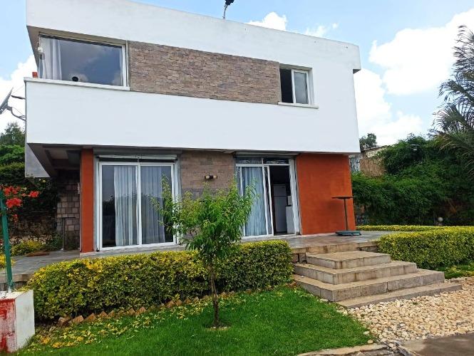 VILLA MEUBLÉ À LOUER AMBATOBE
location saiso ...