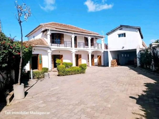 UNE VILLA A ETAGE F6 A VENDRE A ILAIVOLA IVAT ...