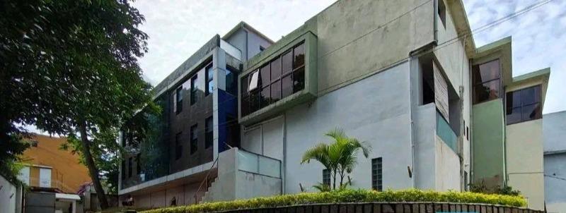  LOCATION À USAGE PROFESSIONNEL  AMBARANJANA ...