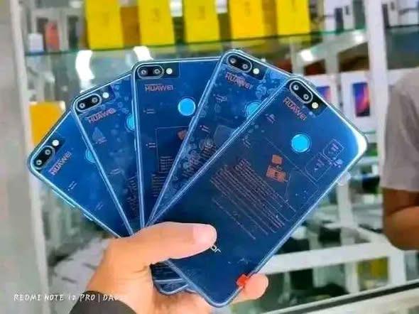 HONOR 9 LITE   

- Ram 4G
- Interne 64G
- ...