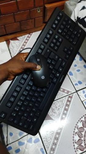 Clavier USB Cherry + Souris HP sans fil   
  ...