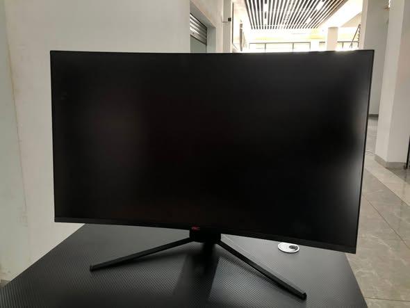HKC MG32A2Q – le moniteur idéal pour une expé ...