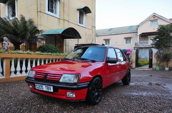 Peugeot 205 Moteur 1.8 16v injection multi po ...