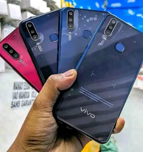 VIVO Y17   
Original avec Housse et Chargeur ...