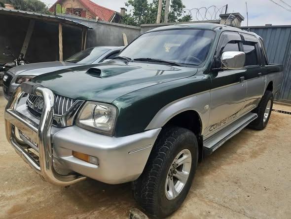 4X4 MITSUBISHI L200 STRADA Moteur diesel turb ...