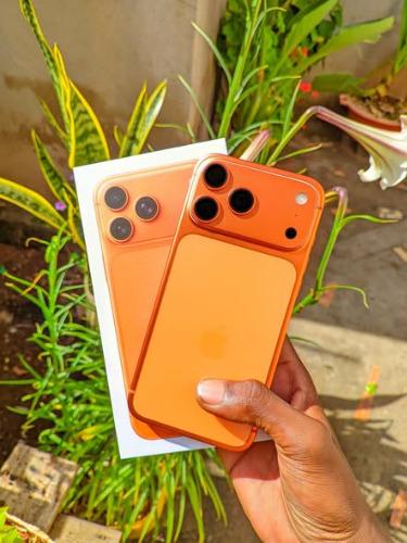 IPHONE 17PRO MAX AVY ANY DUBAÏ    
 tena fam ...