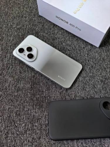 𝐇𝐎𝐍𝐎𝐑 𝟒𝟎𝟎 𝐏𝐑𝐎       
   ~~ Puissa ...