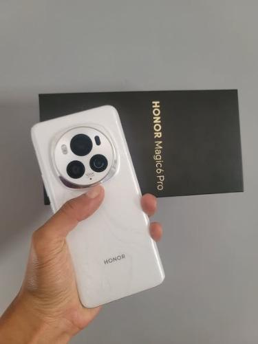 Honor Magic 6pro Blanc    
Stockage 256, RAM ...