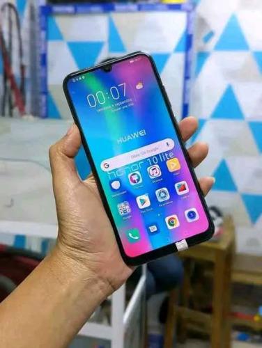 HONOR 10 LITE     
-Ram 4Go
-Interne 64Go
 ...