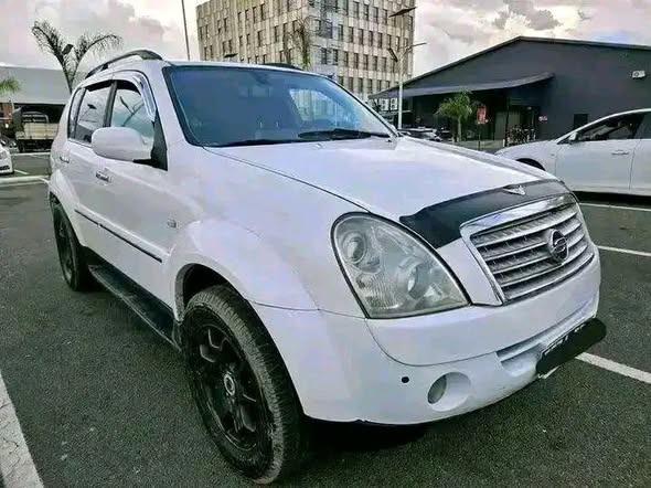 Rexton phase 37places 4x4 intérieur cuirVitre ...