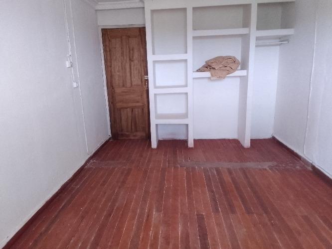  Maison à louer Mandroseza
Au 1er étage
1li ...