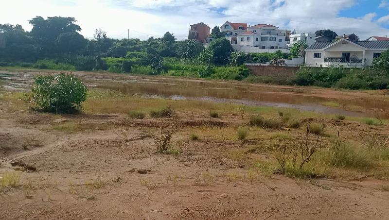 Tany amidy 
Tanimbary efa nototorana kely
( ...