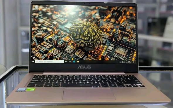 Asus UX450 (ZenBook)   
    Core - i5 7è gén ...