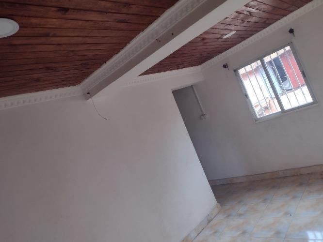 Trano ahofa andraisoro 1 livings 2 chambre… l ...