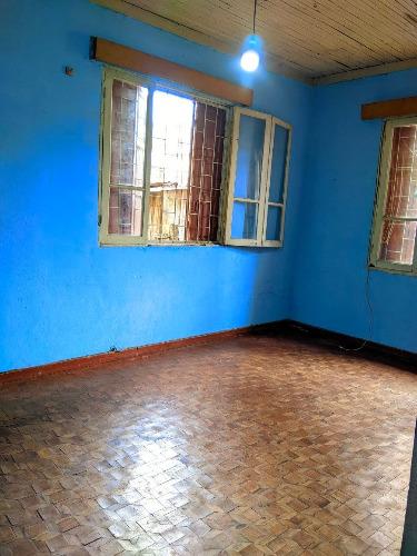 Trano ahofa MAHAZO akaiky tsena
efitra 1 mal ...