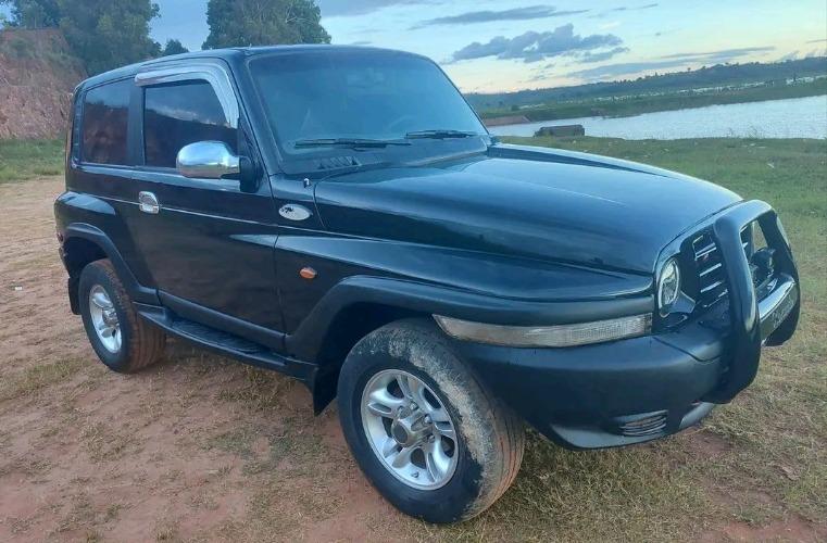 Avendre  korando phase2
4*4 ok 
année 2008 ...