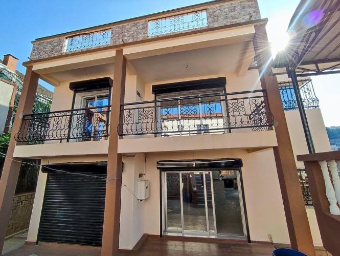 A LOUER AMBOLONKADRINA - BIBILAVA
 A 5mn de  ...