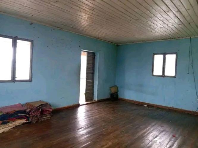 Trano Ahofa Andoharanofotsy.
 Efitra 1 lehib ...