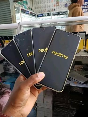  REALME 14 PRO Maxi  
CPU...Octa cores
Ram. ...