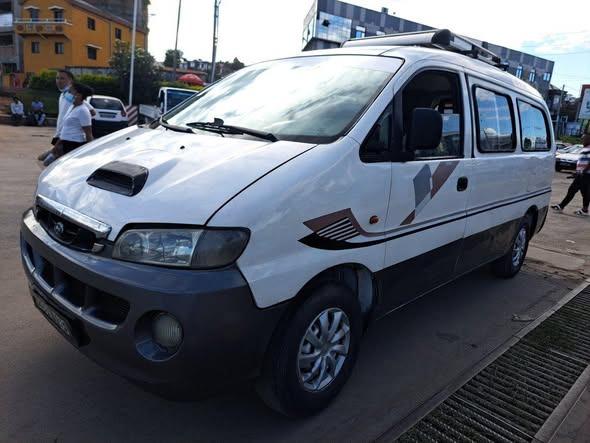 A VENDRE OU ÉCHANGER HYUNDAI STAREX SVX 12 PL ...