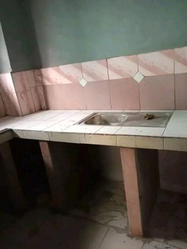 TRANO AHOFA ANDRONDRA
1ÈRE ÉTAGE :
1Living  ...