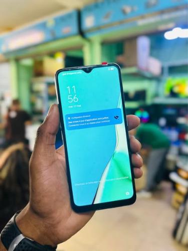 Oppo A9 2020 original avec housse        
LM ...